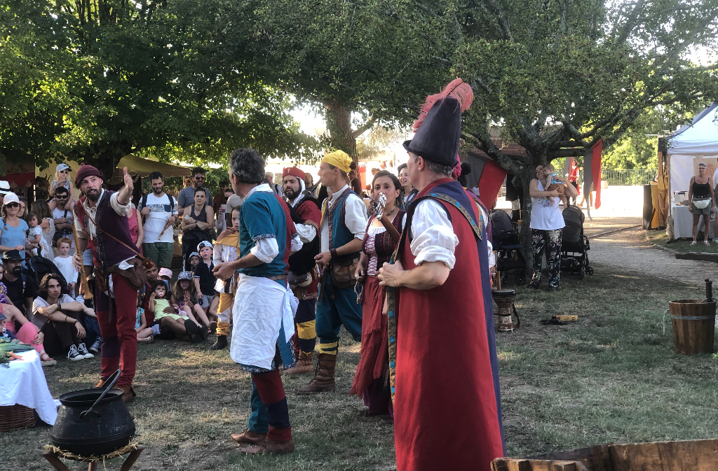 Pièce de théâtre 'Au Feu le Pot au Feu' - Fête ...