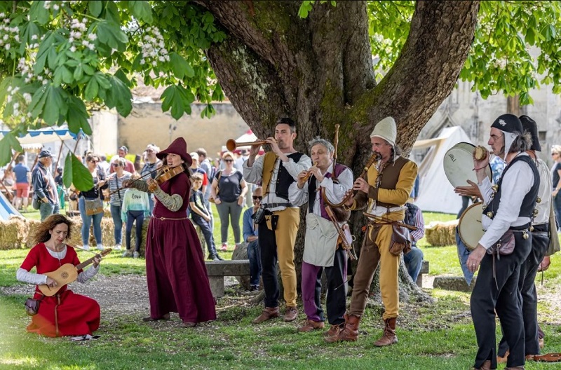 Parade de chars - Fête des Bastides et du Vin