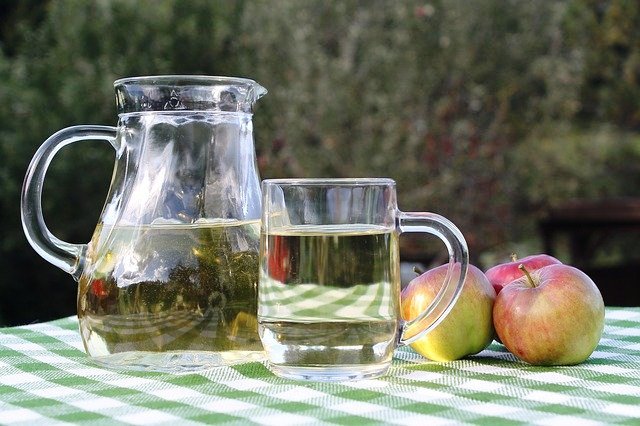 Bal du cidre et orchestre à Besse