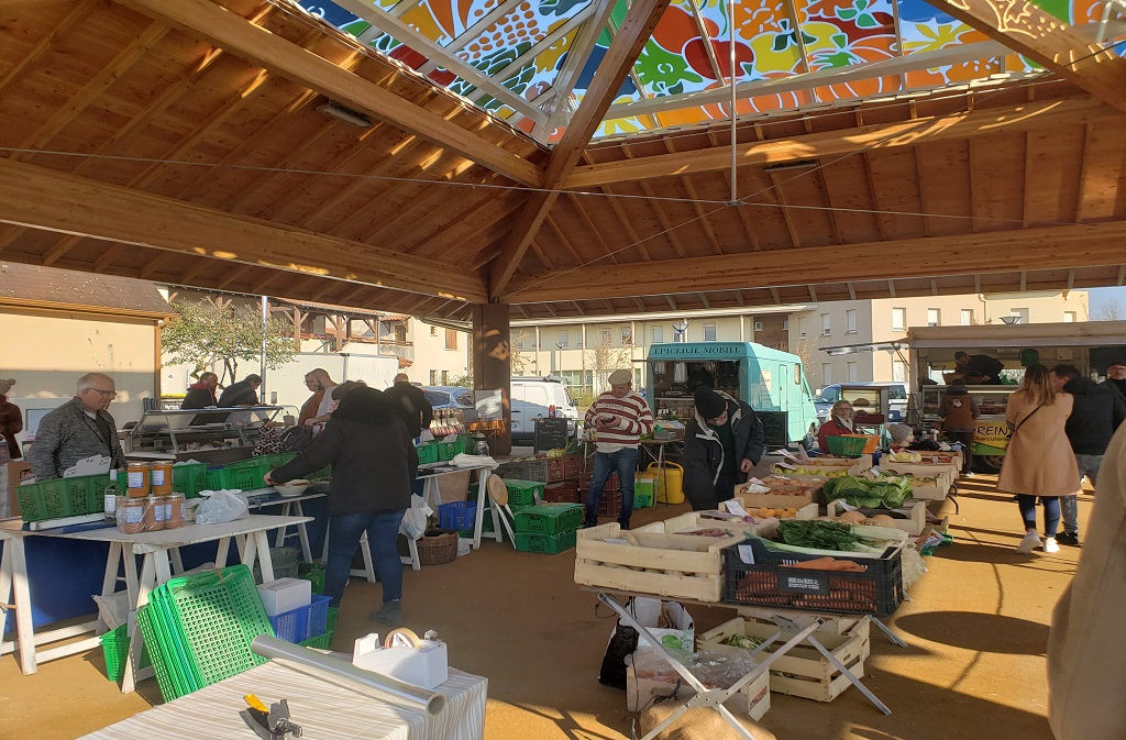 Marché traditionnel du dimanche