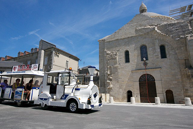 Eglise Saint Etienne De La Cite Abbeys Churches Priories In Perigueux Guide Du Perigord