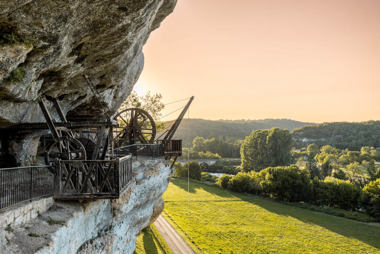 La Roque Saint-Christophe - Troglodyte fort and town, medieval entertainment for all the family !