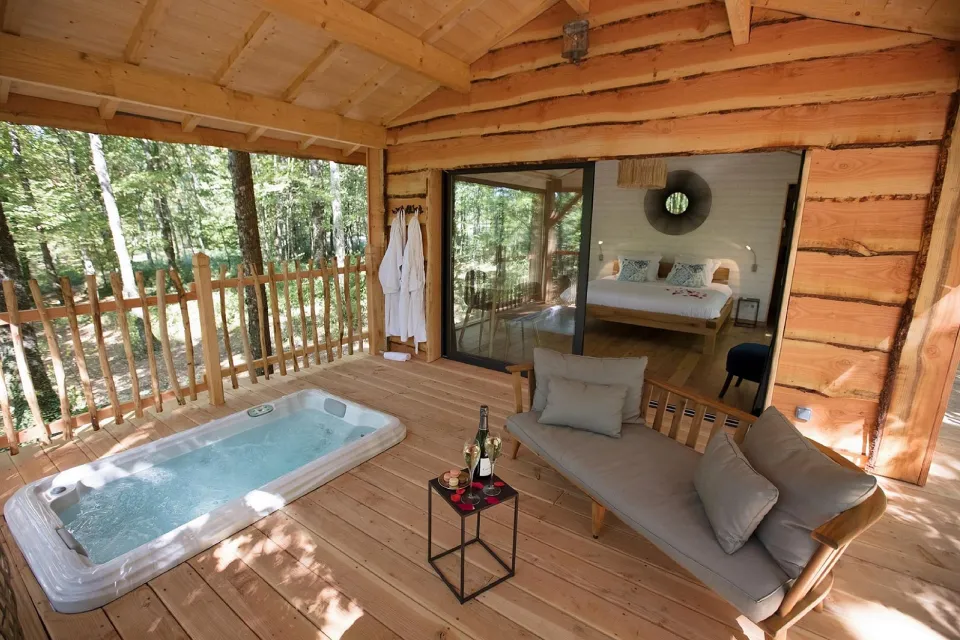 Passez un moment magique en cabane avec spa en ...