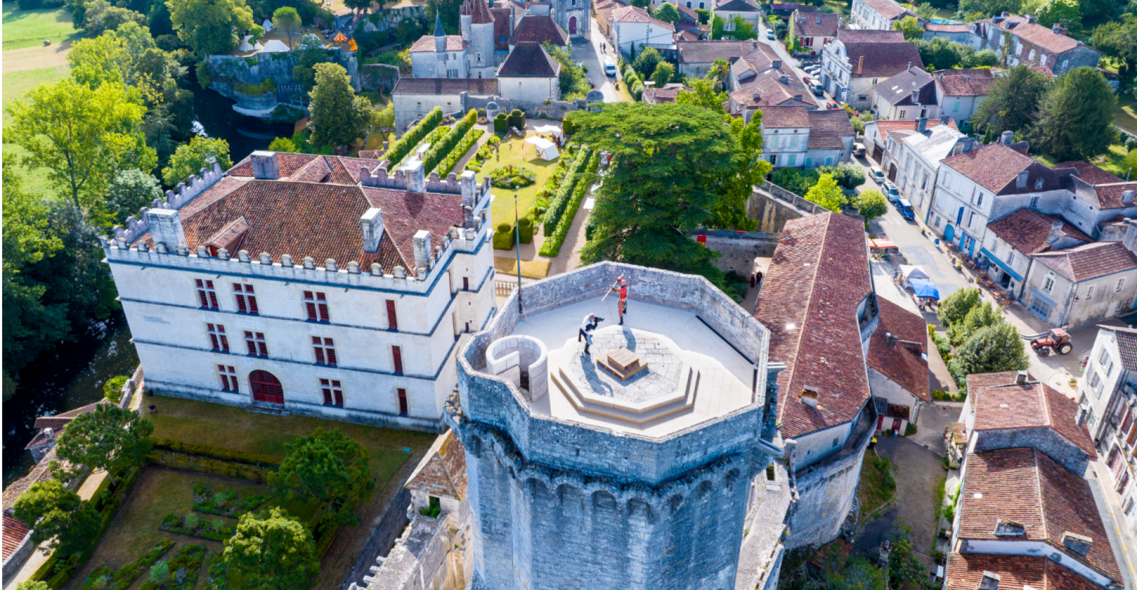 The Medievals of the Château de Bourdeilles, a ...