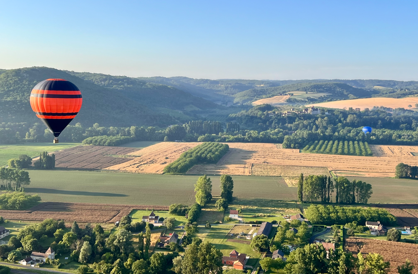 Balloon flight, intimate hot air balloon flight in Périgord Noir, departing from Hauts de Saint-Vincent