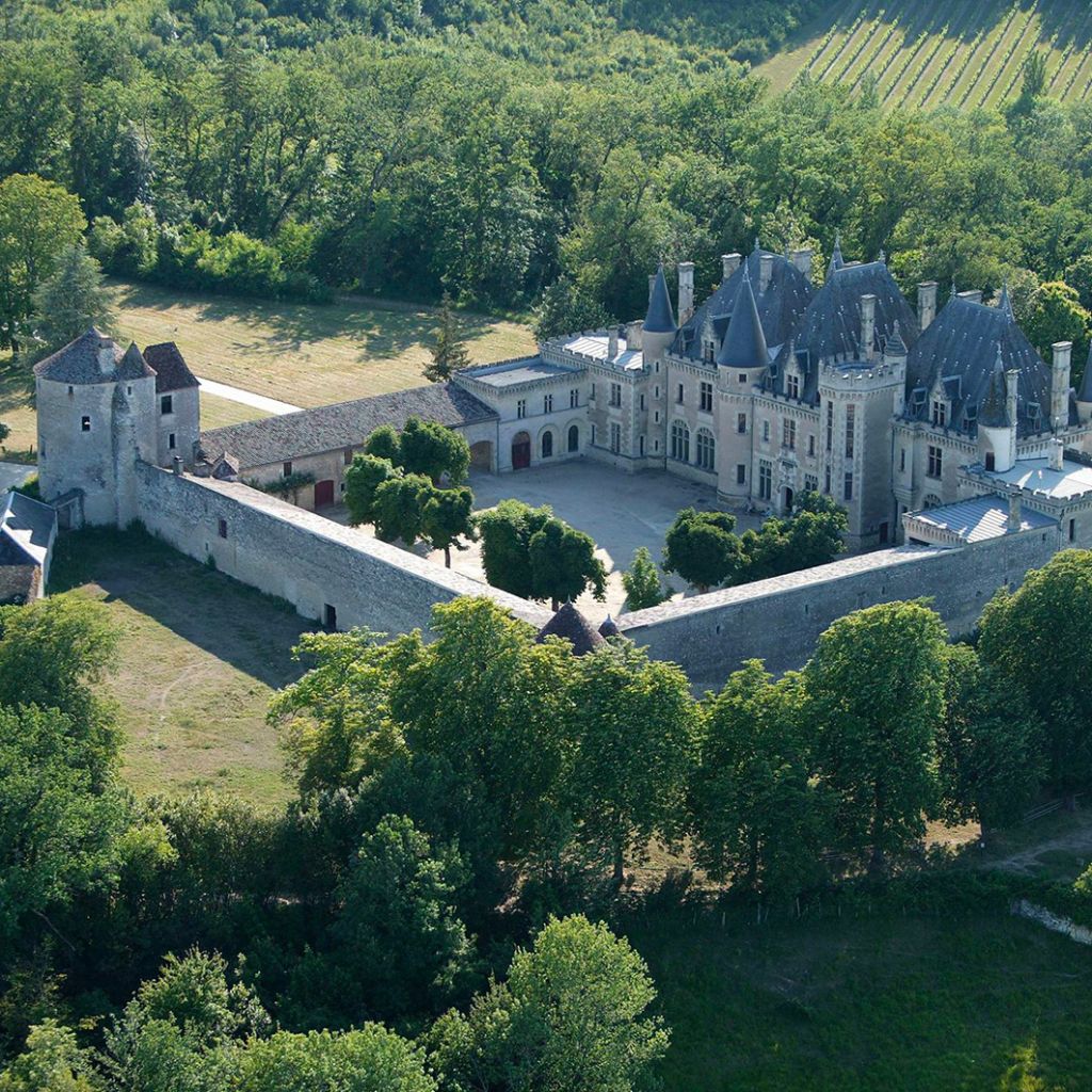 Michel de Montaigne Castle - Emblematic monument of the Dordogne