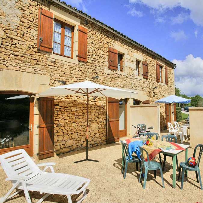 Bienvenue au Hameau de Cureboursil - Une ambiance familiale, conviviale et authentique vous y attend